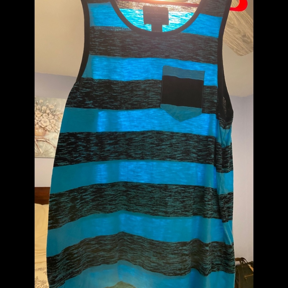 Men’s Tank size large